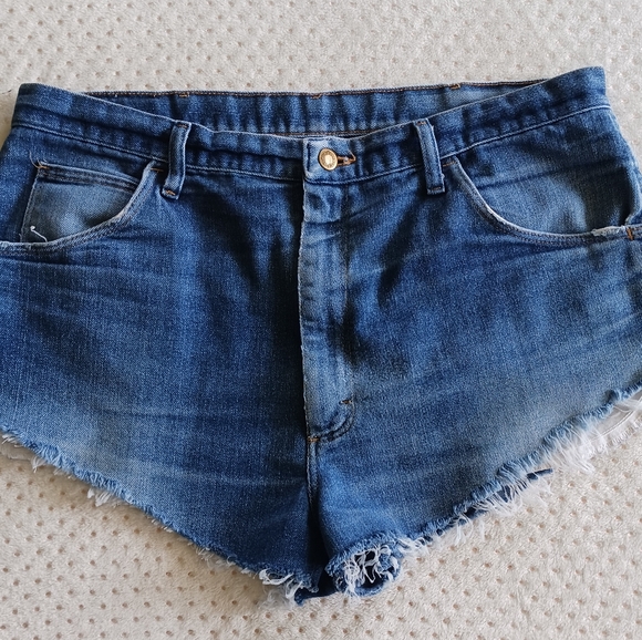 Wrangler Vintage Custom Denim Jean Cut-Off Shorts - Picture 8 of 16